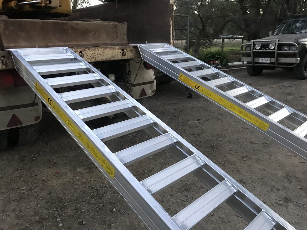 3m Ramp 3m 4Tonne Heavy Duty Rubber Track Machinery Loading Ramps-JETA404130 ...