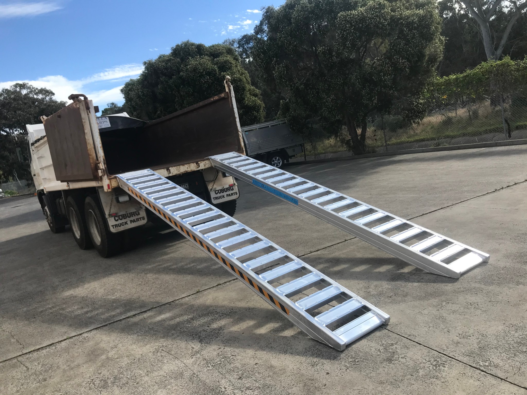 Rubber Loading Ramps 4.5m 10Tonne Heavy Duty Rubber Track, Rubber Tyre Machinery Loading ...