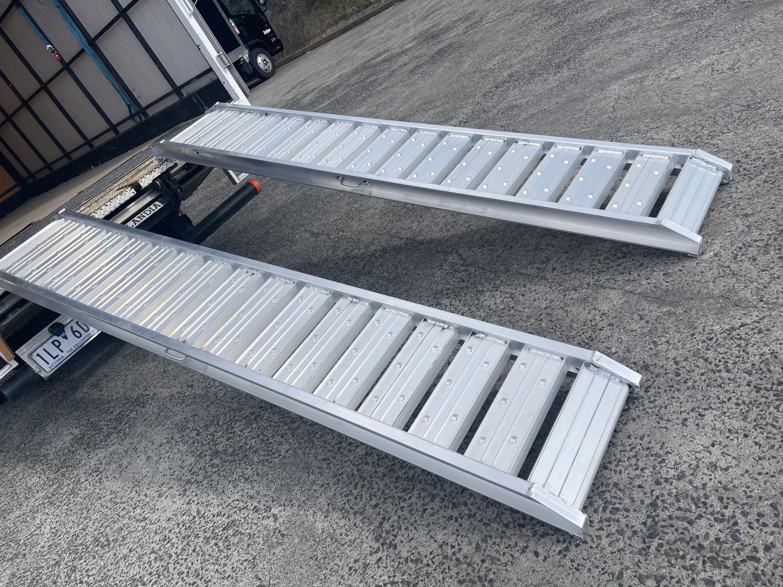 2.1M 2.4Tonne Heavy Duty Aluminium Loading Ramp(Hook Type)-JETH24-7 ...