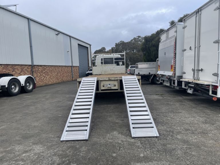 3m Skip Loading Ramp 3m 6Tonne Heavy Duty Rubber Track Machinery Loading Ramps-JETAA604130 ...