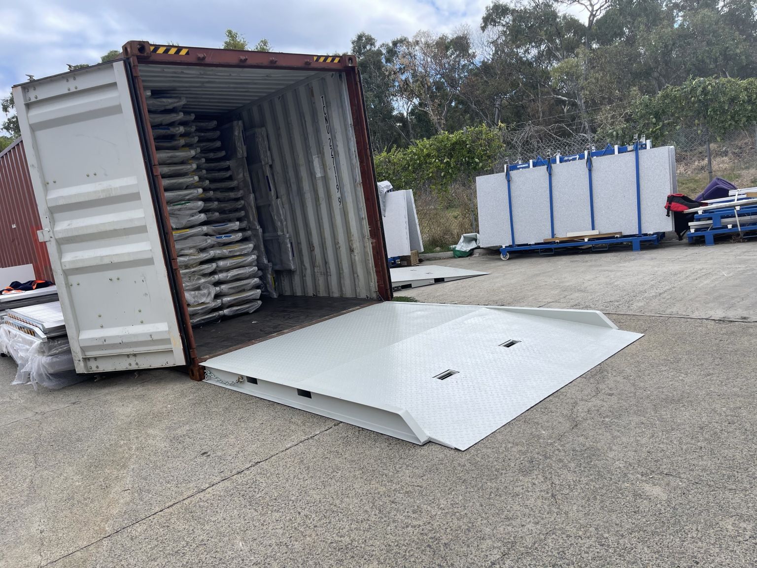Ground Container Loading Ramp 3mx2.2m-10Tonne Container Loading Ramp-JETI10 - Jetland