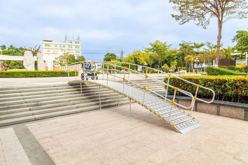 5M 350kg Rolling Ramp with Handrails -JET36-5H - Jetland